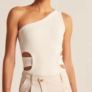 NWT. Abercrombie One Shoulder Cutout Bodysuit. Size Med.